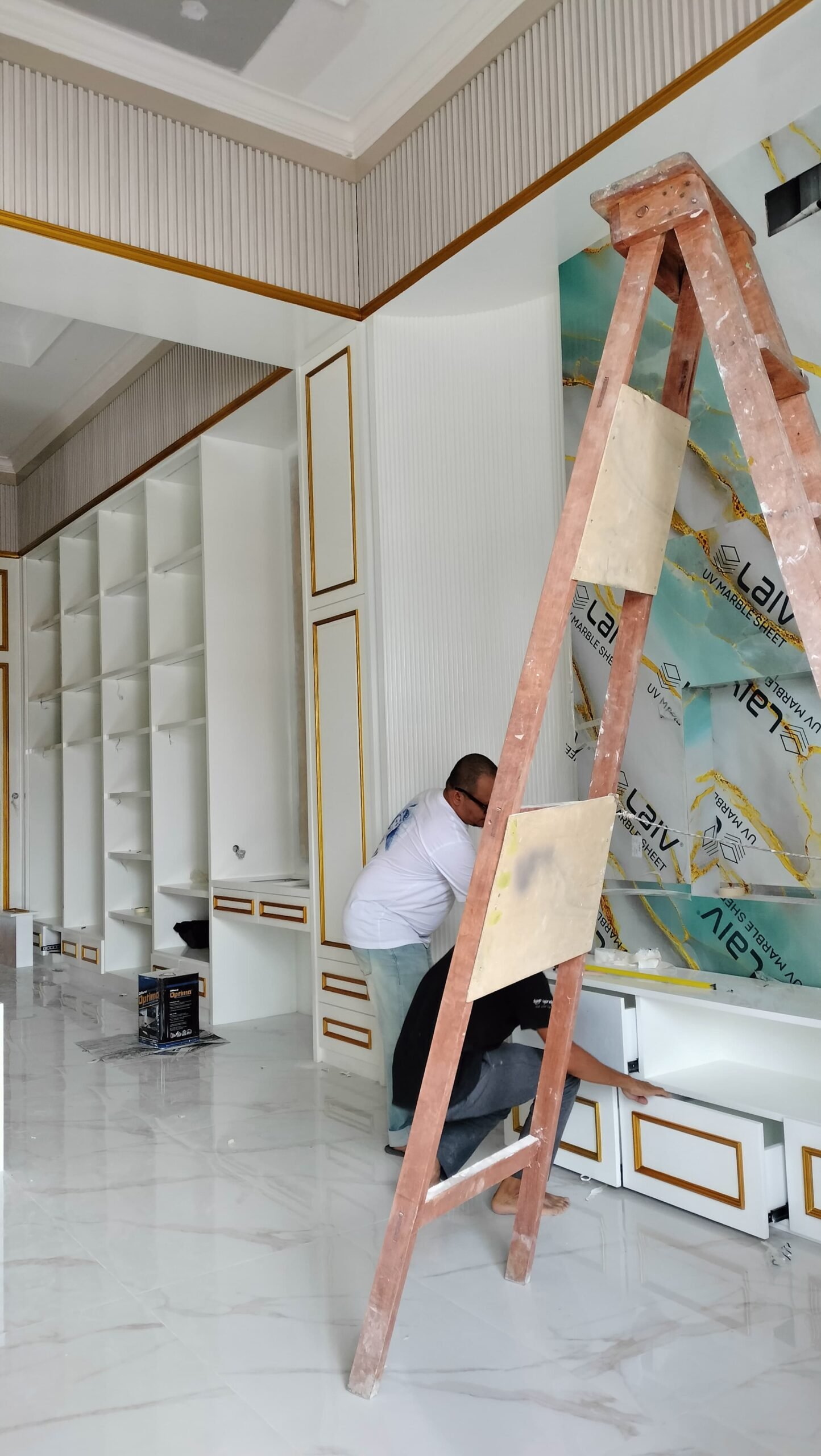 Harga Borong Tenaga Bikin Lemari